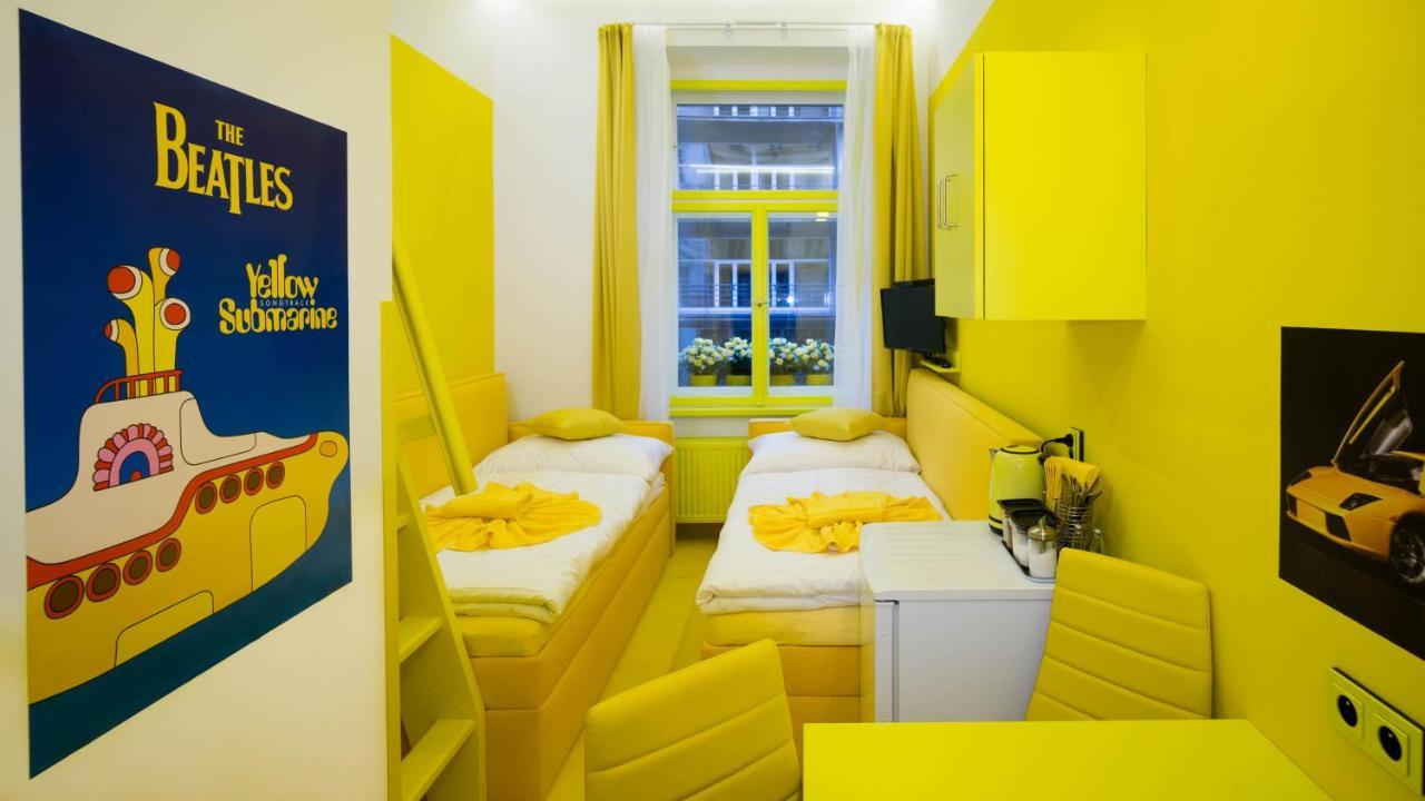Colours - Your 7 Colour Experience In Centre Of Prag