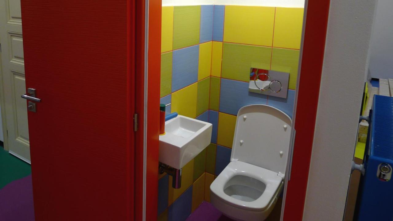Colours - Your 7 Colour Experience In Centre Of Apartment Prag